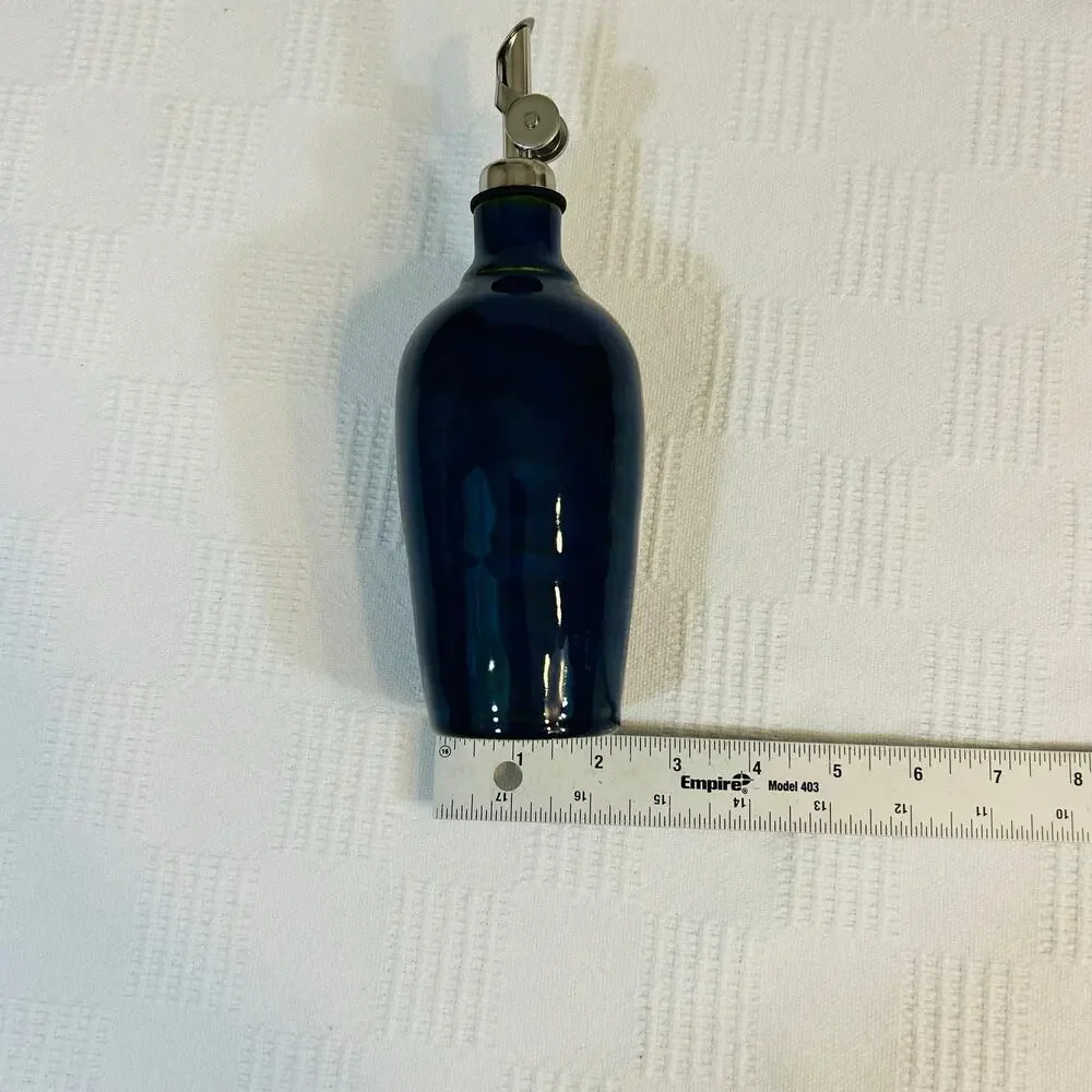 Unknown cruet olive